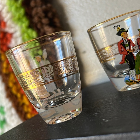 Vintage Folk Art Shot Glasses - Picture 3 of 13